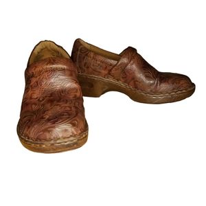 BOC Tooled Peggy Brown Clogs Size 8